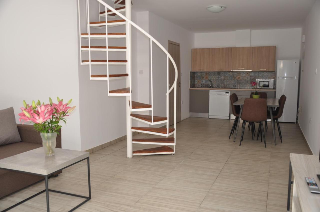 Lux Galatex Apartment Лимасол Екстериор снимка